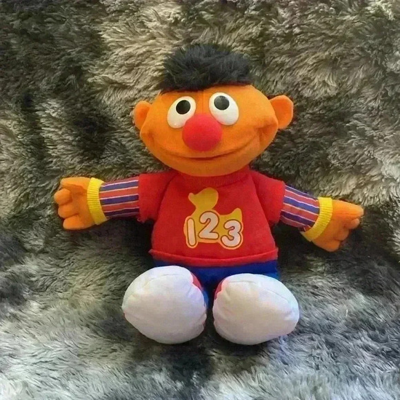 Playskool HASBRO SESAME STREET
ROCKIN' NUMBERS ERNIE TALKING  PLUSH
TOY - Picture 3 of 11